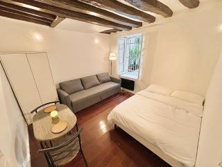 Cozy Apartment Near Marais on Rue Trousseau - París - 8