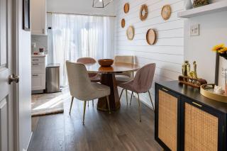 Charming 2BR Townhouse with Patio & Parking in DC - Washington - 7