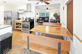 Adorable Southside ATM Cottage with Bikes, Pets OK - College Station - 8