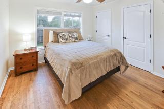 Adorable Southside ATM Cottage with Bikes, Pets OK - College Station - 3