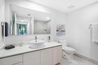 Waterfront Luxury Loft with Pool, Gym & Beach Chairs - Golden Isles - 5