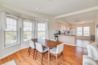 Walk to Beaches Home with Patio in Surf City! - Surf City - 2