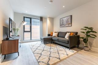 Stylish 2 Bed 2 Bath Apt in BMH City Centre - Birmingham - 1
