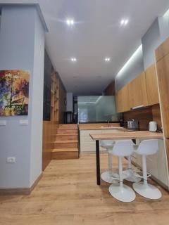Centrepoint stylish Apartment - Tirana - 8