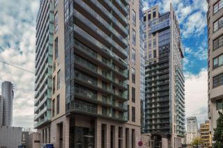 Urban Chic - One Bedroom Apartment - Luxury Warsaw Stays - Platinum Towers - 5