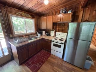 Ipperwash Beach Cottage - Lambton Shores - 1