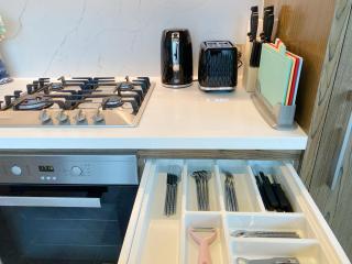 Homelike 2B Apt Next to Grand Prix with Free Parking - 4