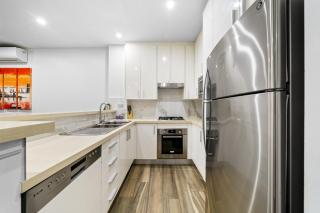 Chic 2 BR Apt with Parking & Darling Harbour-10mins walk - Sídney - 1