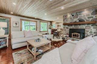 Classic-country Getaway W Hot Tub & Ev Charger - Lion's Head - 4