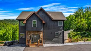 4bdr, Views, Pool, Hot Tub, Location and Fun - Gatlinburg - 3