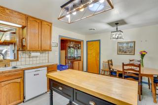 Burney Cottage with Game Room Walk to Town! - Burney - 2