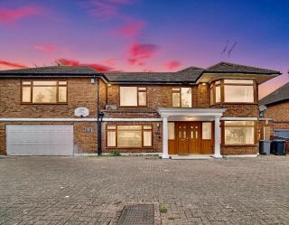 Lux 5 Bed sleeps 11, 10 mins from Wembley Stadium, Jacuzzi and Steam Shower - Harrow on the Hill - 9