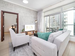 Downtown 1 Bed with a Pool Side Burj Khalifa View - Dubai - 9