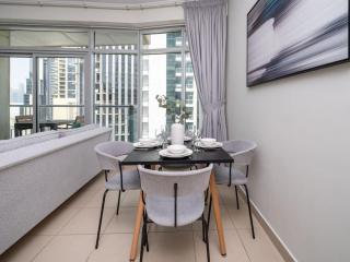 Downtown 1 Bed with a Pool Side Burj Khalifa View - Dubai - 4