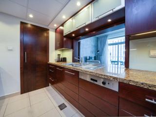 Downtown 1 Bed with a Pool Side Burj Khalifa View - Dubai - 2