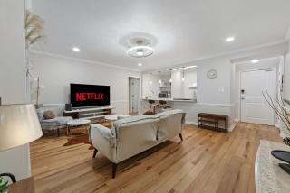 Downtown Condo, City Skyline View, Walk Friendly - Atlanta - 3