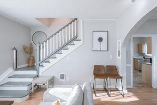 5 Bedroom House Cheerful Bungalow with AC Pet Friendly - Corvallis - 0