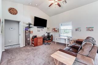 Fire Table and Home Gym Secluded Naples Home - 8