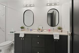 Luxury 171-7 Condos with Magnificent Lakeviews - Leamington - 4