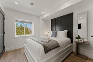 Luxury 171-7 Condos with Magnificent Lakeviews - Leamington - 3