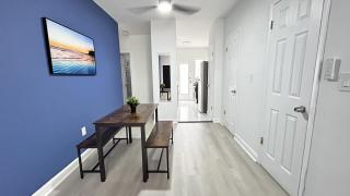 Sun-Kissed Coastal Gem - Miami Beach - 0