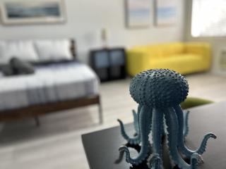 Sun-Kissed Coastal Gem - Miami Beach - 2