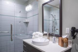 Downtown Luxury 1BR Loft · Walkable · Sleeps 4 - 1