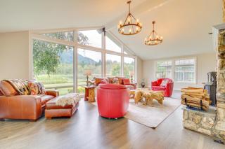 Private Pond and Indoor Pool Grand Arlington Villa! - Arlington - 7