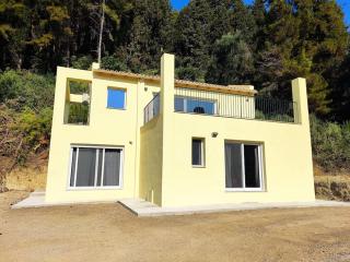 Villa Marianthi Afroditi House in Achillion woods - Achílleion - 0