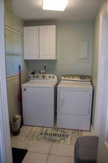 697 NEAR BEACH, FENCED DOGGIE Area, COZY BEACH HOME, LARGE DRIVEWAY - Naples - 9