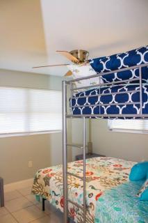 697 NEAR BEACH, FENCED DOGGIE Area, COZY BEACH HOME, LARGE DRIVEWAY - 3