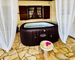 Cocon Romantique - La Saline-Les-Bains - 4