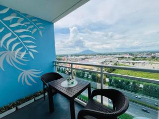 Double Deluxe Room with Mount Arayat View at Azure North San Fernando Pampanga - San Fernando - 7