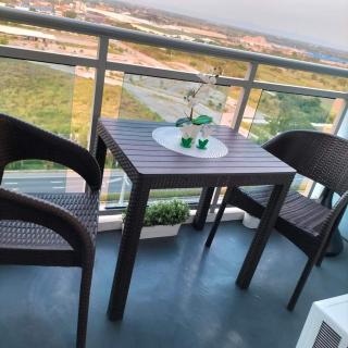 Double Deluxe Room with Mount Arayat View at Azure North San Fernando Pampanga - San Fernando - 6
