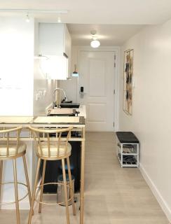 Double Deluxe Room with Mount Arayat View at Azure North San Fernando Pampanga - 3