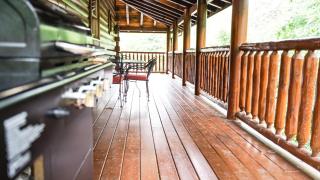 Mountaintop Cabin In Gated Resort Community - 3
