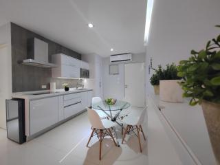 Centrally located apartments steps away from 5th avenue and the beach! By.Yeah - Playa del Carmen - 5