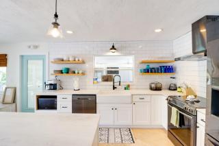 Walk to Beach Waterfront Home in Marathon! - Marathon - 4