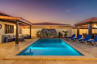 Private Esmeralda Villa - Palm-Eagle Beach - 8