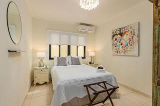 Private Esmeralda Villa - Palm-Eagle Beach - 2