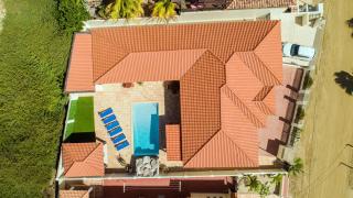 Private Esmeralda Villa - Palm-Eagle Beach - 9