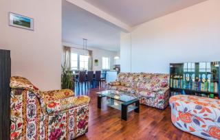 Pet Friendly Apartment In Smrika - 3