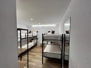 BAJO A habitación con literas Apartamentos JUAN ROBLEDO Centro Ciudad - Andújar - 3