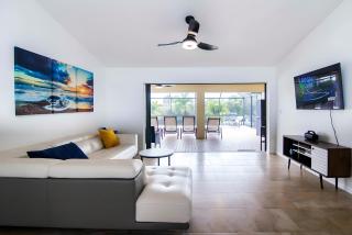 House With A Boatyour Private Waterfront Resort - Yonkers - 1