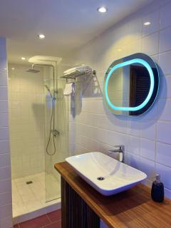 Fly Fishes Hotel - 3