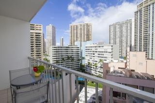 Walk to beach and shops.Cute studio in Waikiki - Honolulu - 0