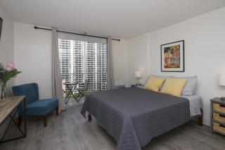 Walk to beach and shops.Cute studio in Waikiki - Honolulu - 1
