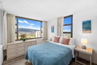 Waikiki condo sleeps 6. Parking. - Honolulu - 0