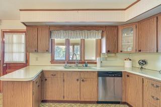 Watertown Home with Yard 1 Mi to Echo Lake Park! - 2