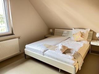 Quiet&Cozy Apartment perfect for Groups & Families & Business trips, near BER Airport - Berlijn - 2